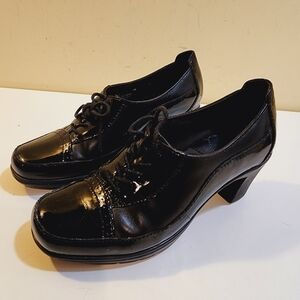 Clarks bandables  Womens Black lace up patent leather block heels shoes Size 7